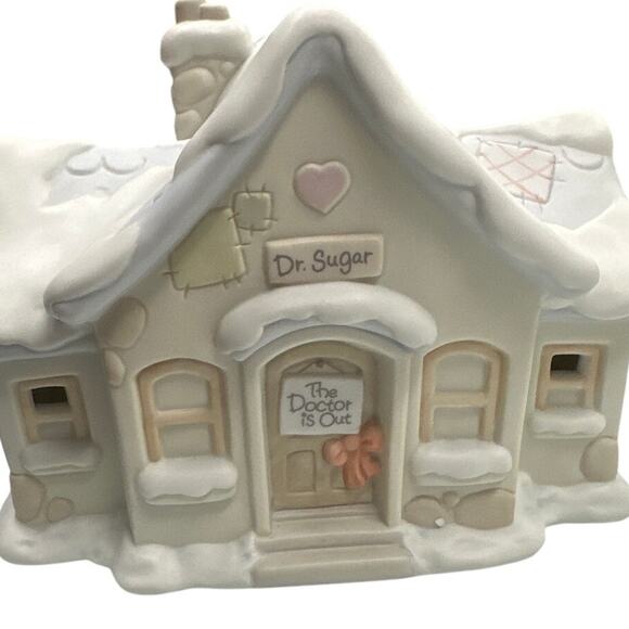 Enesco Precious Moments Sugar Town Doctor’s Office Complete 7 Piece Set - Picture 4 of 4